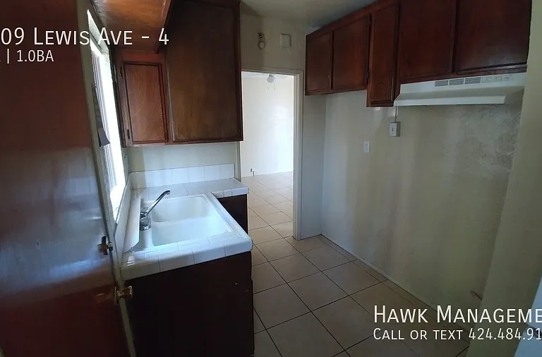1709 Lewis Ave #4 — Photo 7