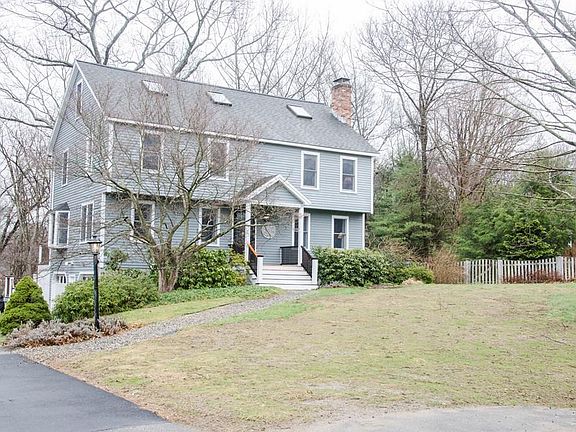 3rd image of 7 Madonna Dr