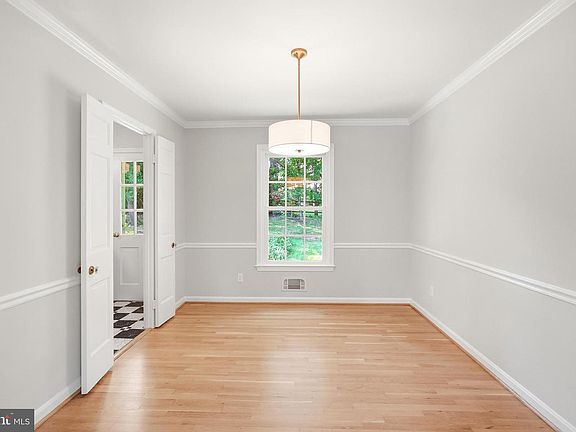 5th image of 6 Geneva Mason Ct
