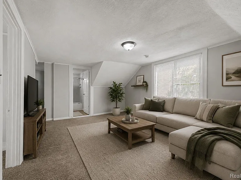 1301 E Muir Ave — Photo 21