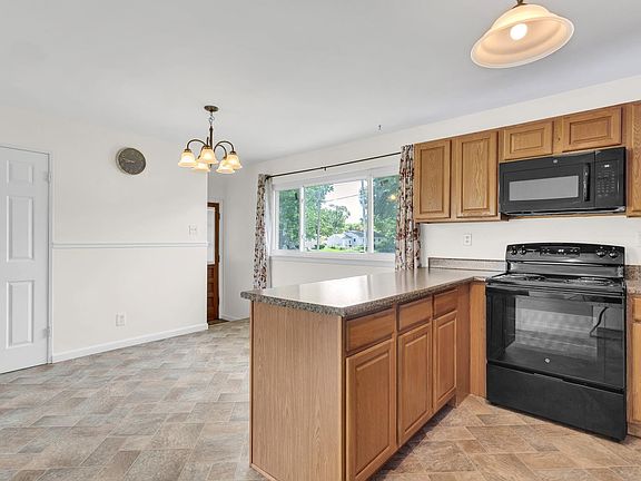5th image of 30 Canisius Ln