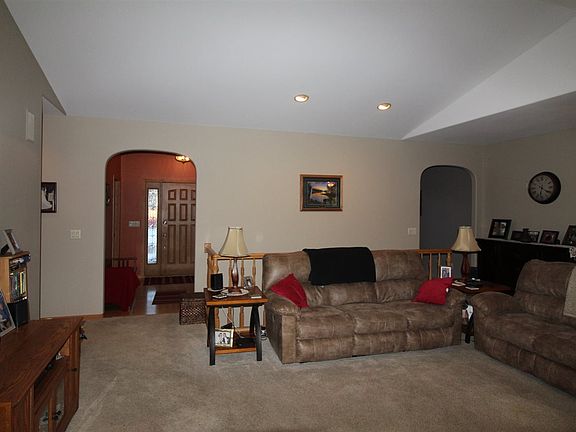 3rd image of 6330 Ashbury Dr