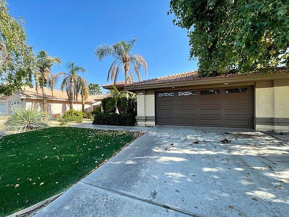 3rd image of 78815 Lowe Dr