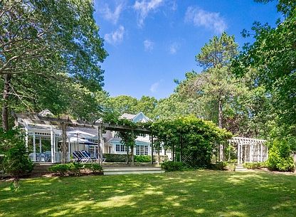 3rd image of 9 Georgica Woods Ln