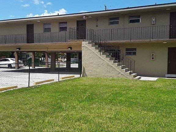 4th image of 3940 Palm Ave APT 03