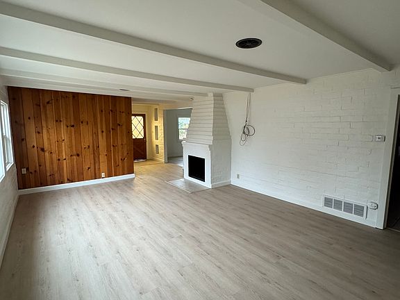 4th image of 2443 Chiquita Ln