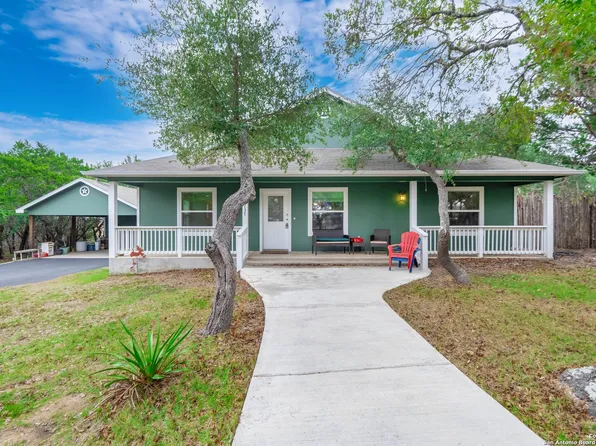 1737 Scenic View Dr, Canyon Lake, TX 78133