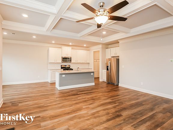 5th image of 79 Dorothy Ln