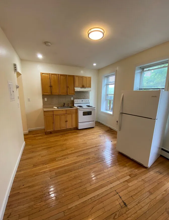 2 bed, $2,500 — Photo 2
