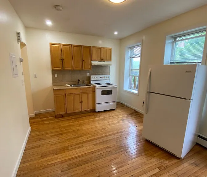 122 Chestnut St #1L — Photo 2