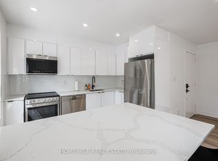 383 Spadina Rd #1, Toronto, ON M5P 2W1