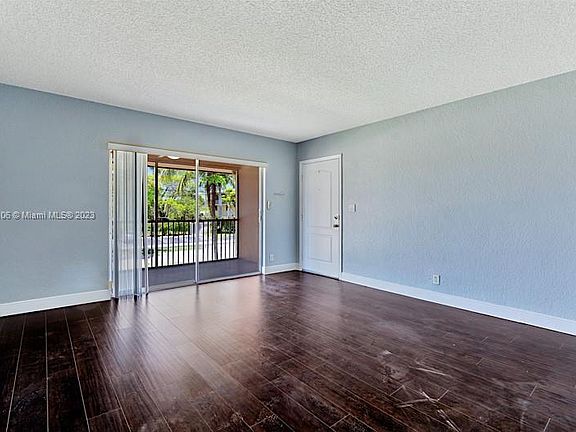 4th image of 770 SE 2nd Ave #201