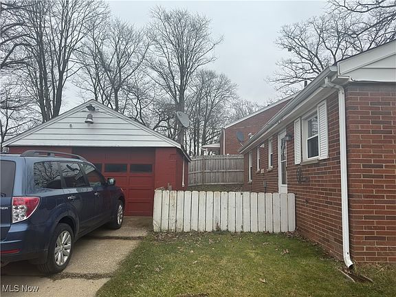3rd image of 1602 Bancroft Ave