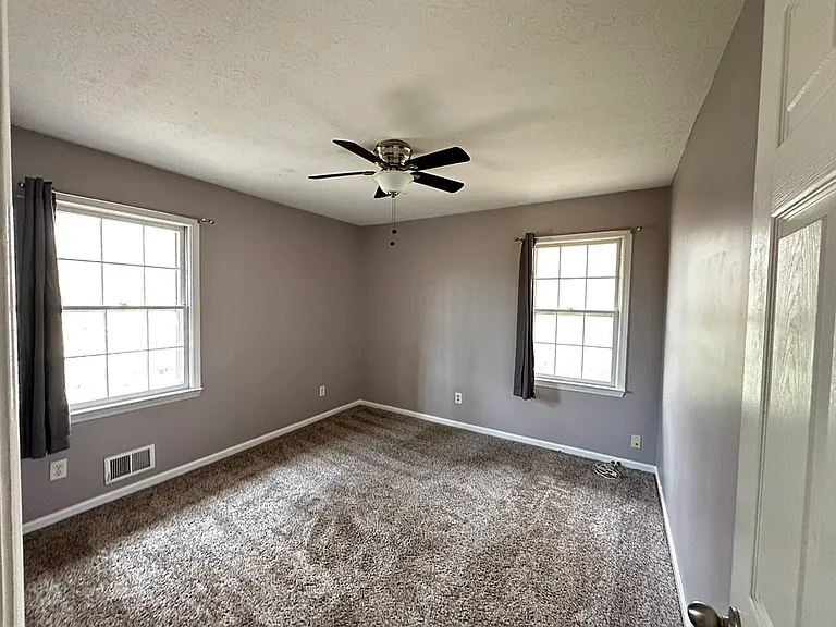 2120 Sandlewood Ln — Photo 17