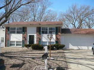 306 Laurel Dr, Fairview Heights, IL 62208