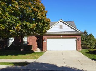 25903 Ashby Dr, Harrison Township, MI 48045