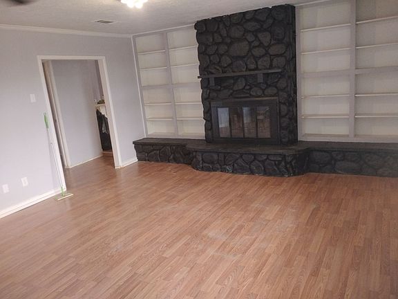 3rd image of 2212 Jefferson St