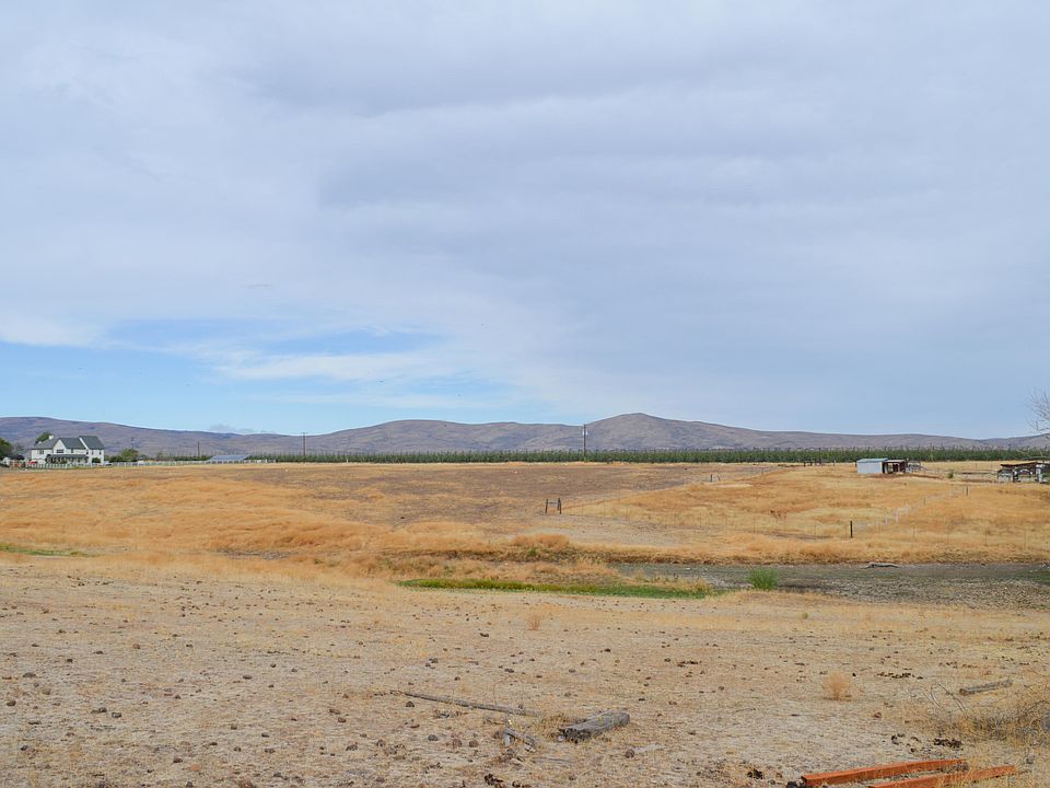 1st image of Cottonwood Ln