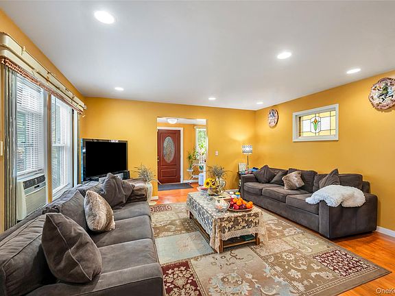 5th image of 220-16 107th Avenue