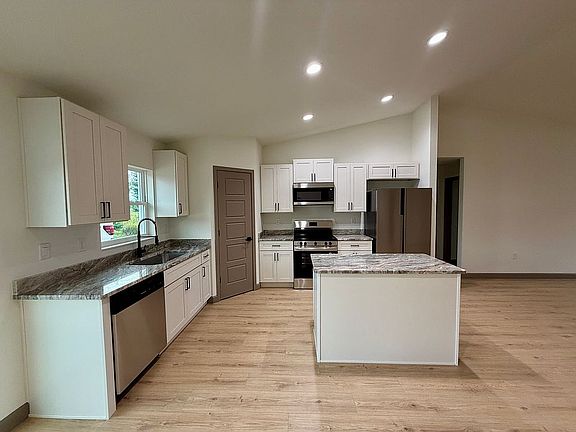 5th image of 14810 SW 33rd Ln