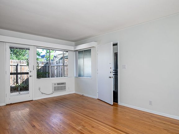 3rd image of 425 S Los Robles Ave APT B