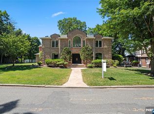 30 Creston Ave, Tenafly, NJ 07670