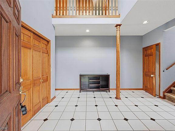 4th image of 46787 Middle Ridge Rd
