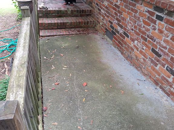3rd image of 222 Dogwood Ln