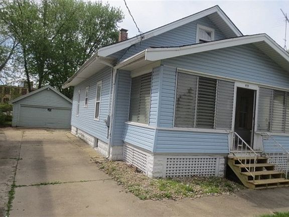 3rd image of 933 E Galena Blvd