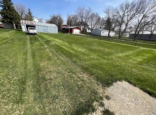 155 Hardin Dr, Postville, IA 52162