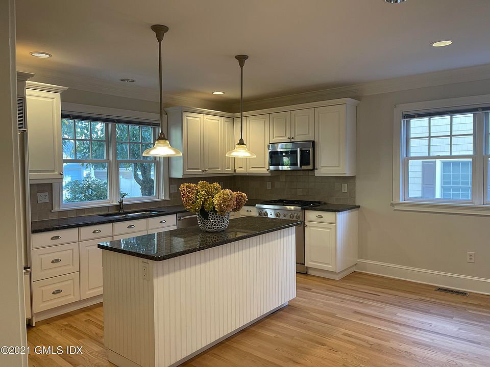 2nd image of 120 Elm East St #B