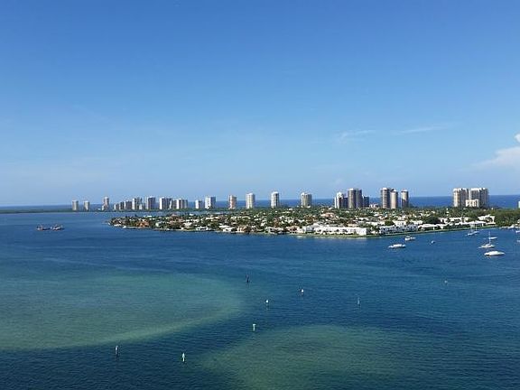 3rd image of 2640 Lake Shore Dr Unit 1910