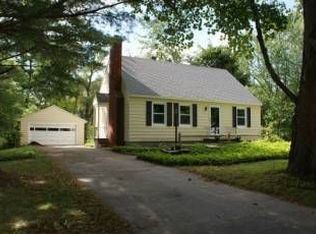 8 Evelyn Dr, Delmar, NY 12054