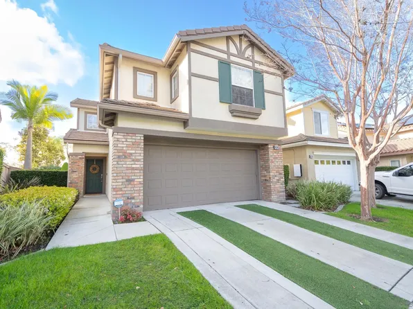 1674 Carriage Cir, Vista, CA 92081