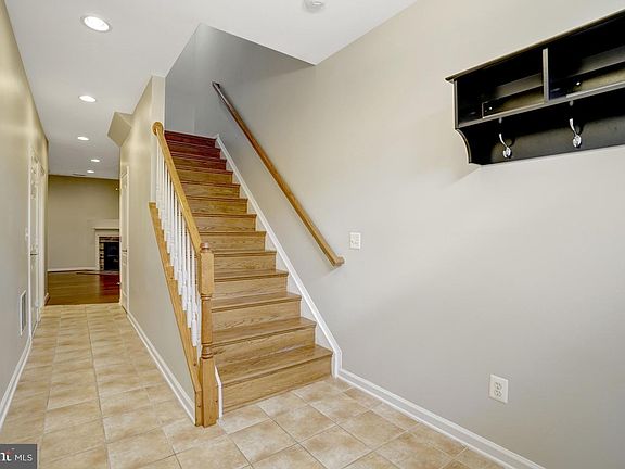 5th image of 6927 Rolling Creek Way