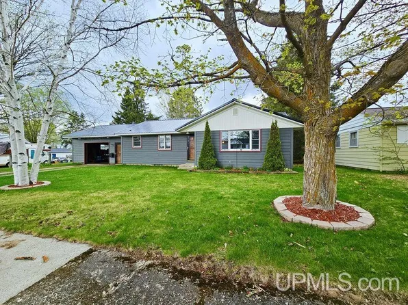 406 W Avenue C, Newberry, MI 49868