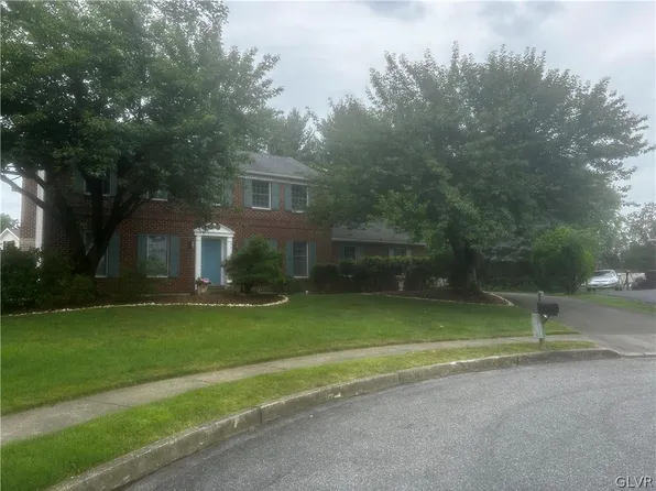 4416 Farm View Ct, Bethlehem, PA 18020