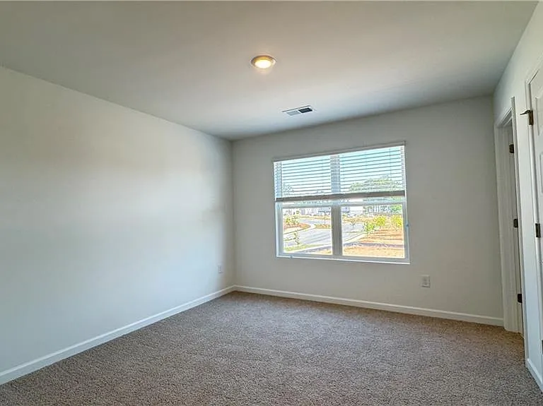 709 Alburgh Aly — Photo 23