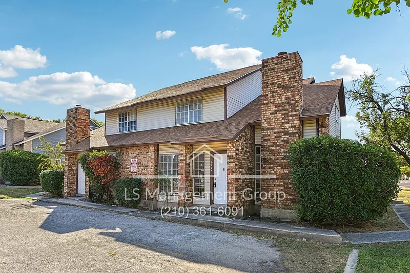 3 bed, 2.0 bath, 1400 sqft, $1,045 — Photo 3