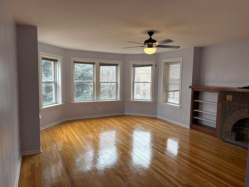 1st image of 6429 N Claremont Ave Basement 2