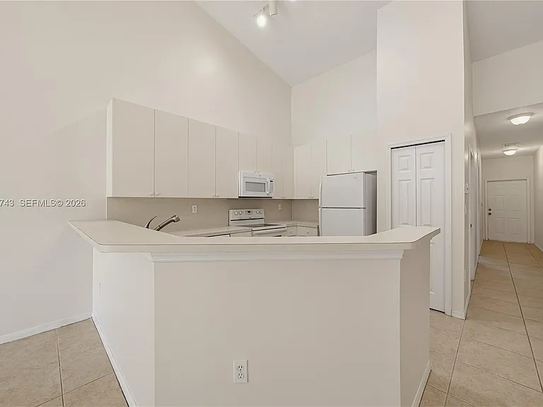 3393 NE 11th Dr — Photo 17