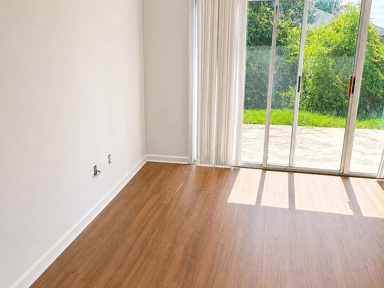 27 Bunker Ln #B — Photo 5