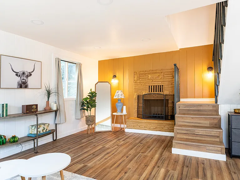521 Woodsey Rd — Photo 3