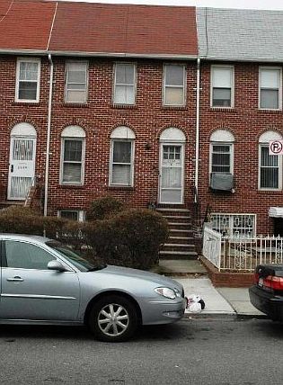 2nd image of 2558 E 19th St