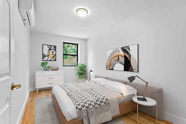 Rented by Compass | media 50