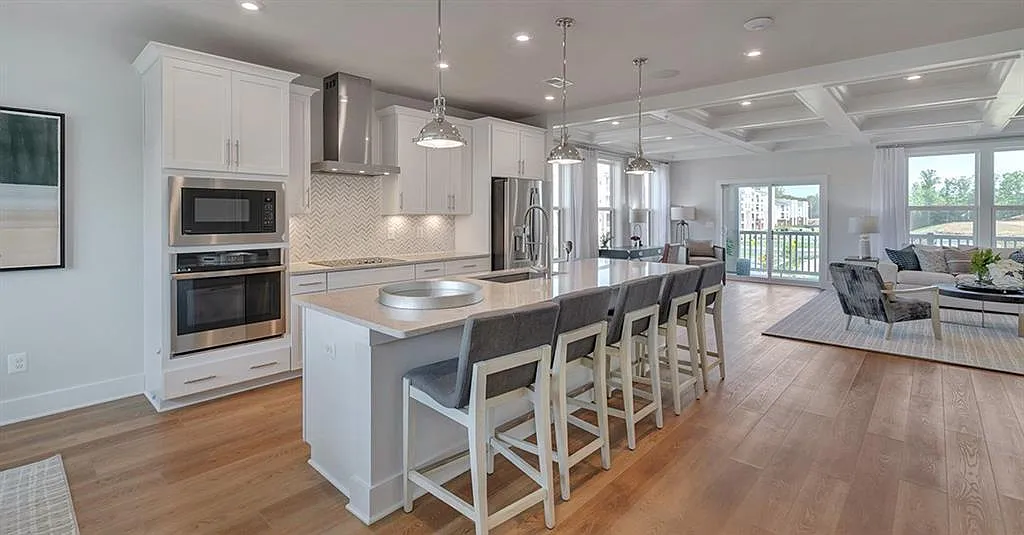 3 bed, 2.5 bath, 2473 sqft, $2,600 — Photo 4