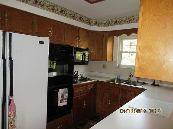 3rd image of 1716 Fort Henry Dr