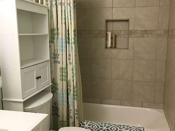 5th image of 705 Hodge St