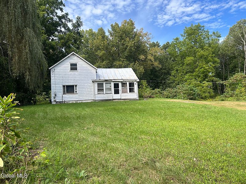2nd image of 130 Round Lake Road