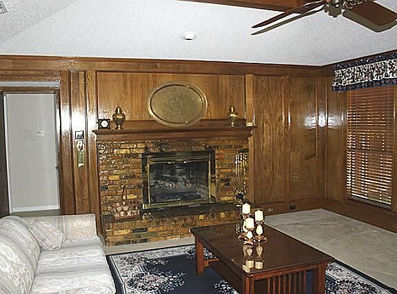 3rd image of 604 Harvest Glen Dr